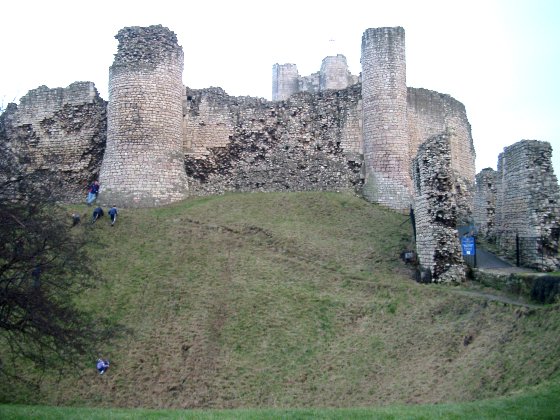 Conisbrough Castle: Crumbling walls and slope